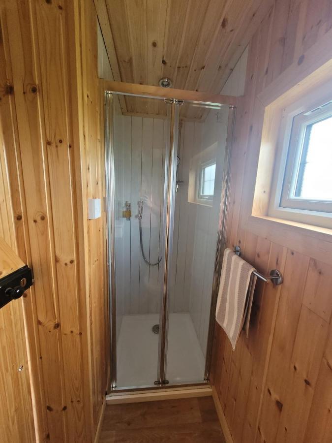 The Shepherds Hut At Forestview Farm Greenisland Exterior photo